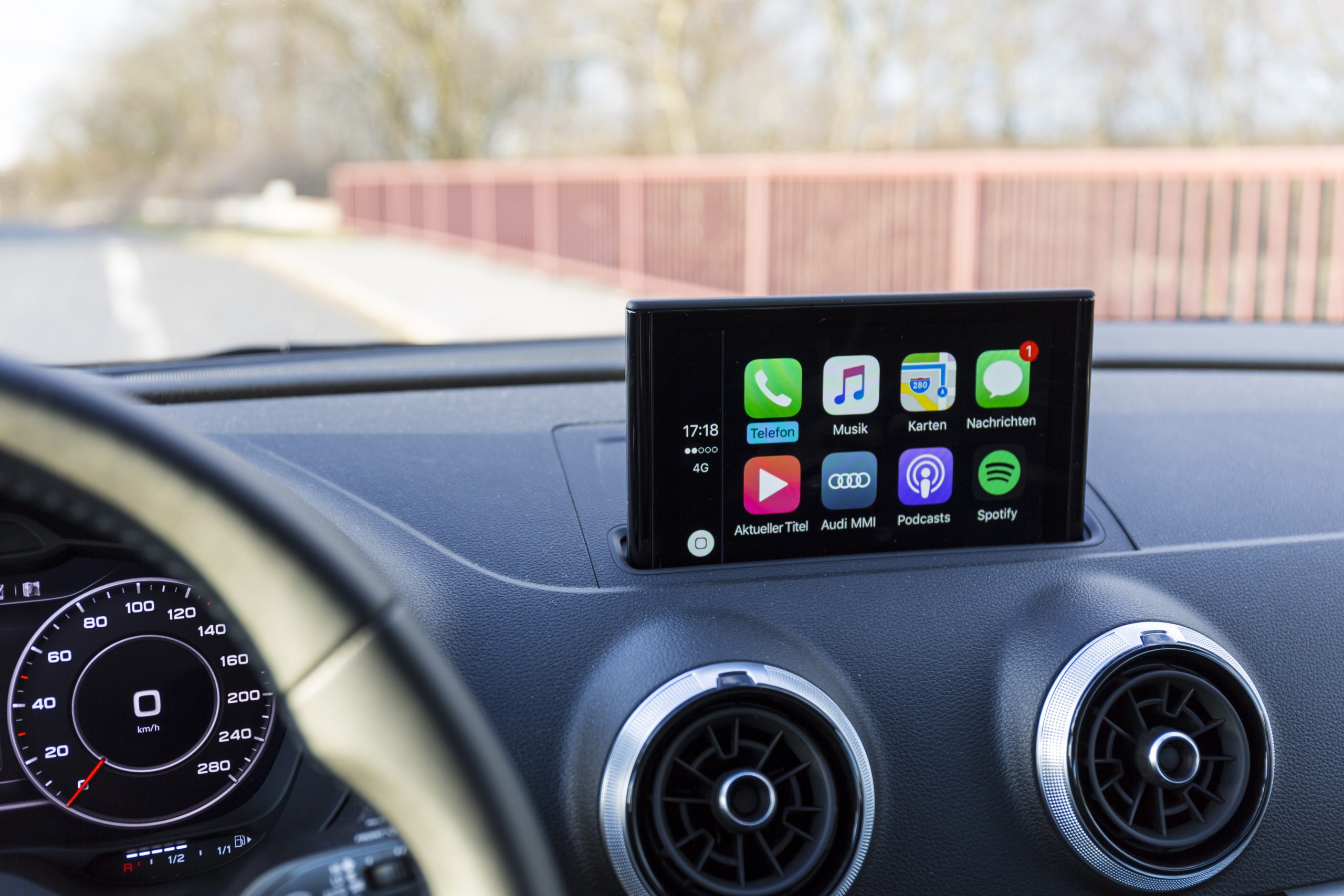 Apple разкри подробности за новия CarPlay