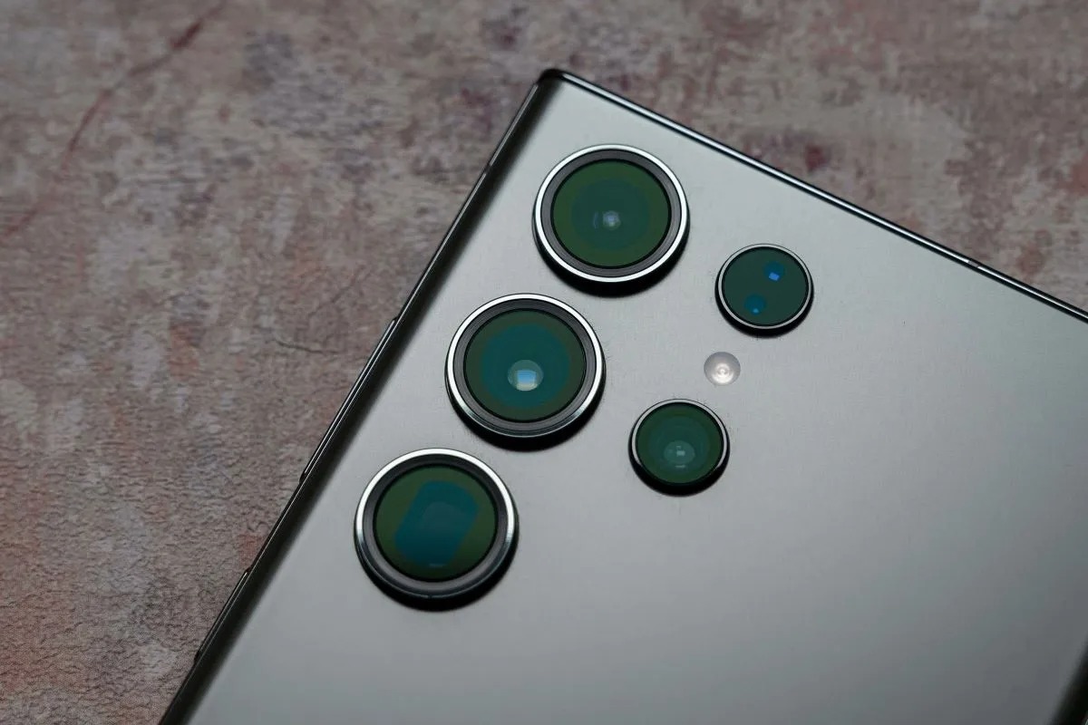 Apple и Samsung загубиха пазарен дял от неочакван конкурент