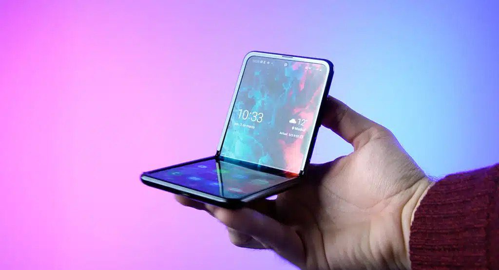 Xiaomi разработва първия си сгъваем смартфон тип “мида”