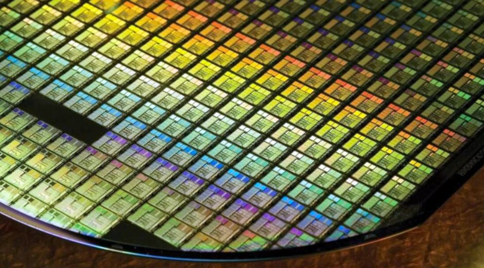 Китай създава трети фонд за стимулиране на сектора на полупроводниците