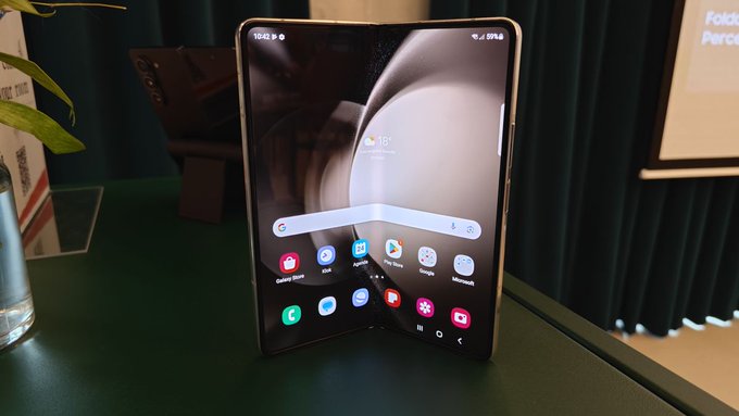 Samsung слага 200MP камера в Galaxy Z Fold 6