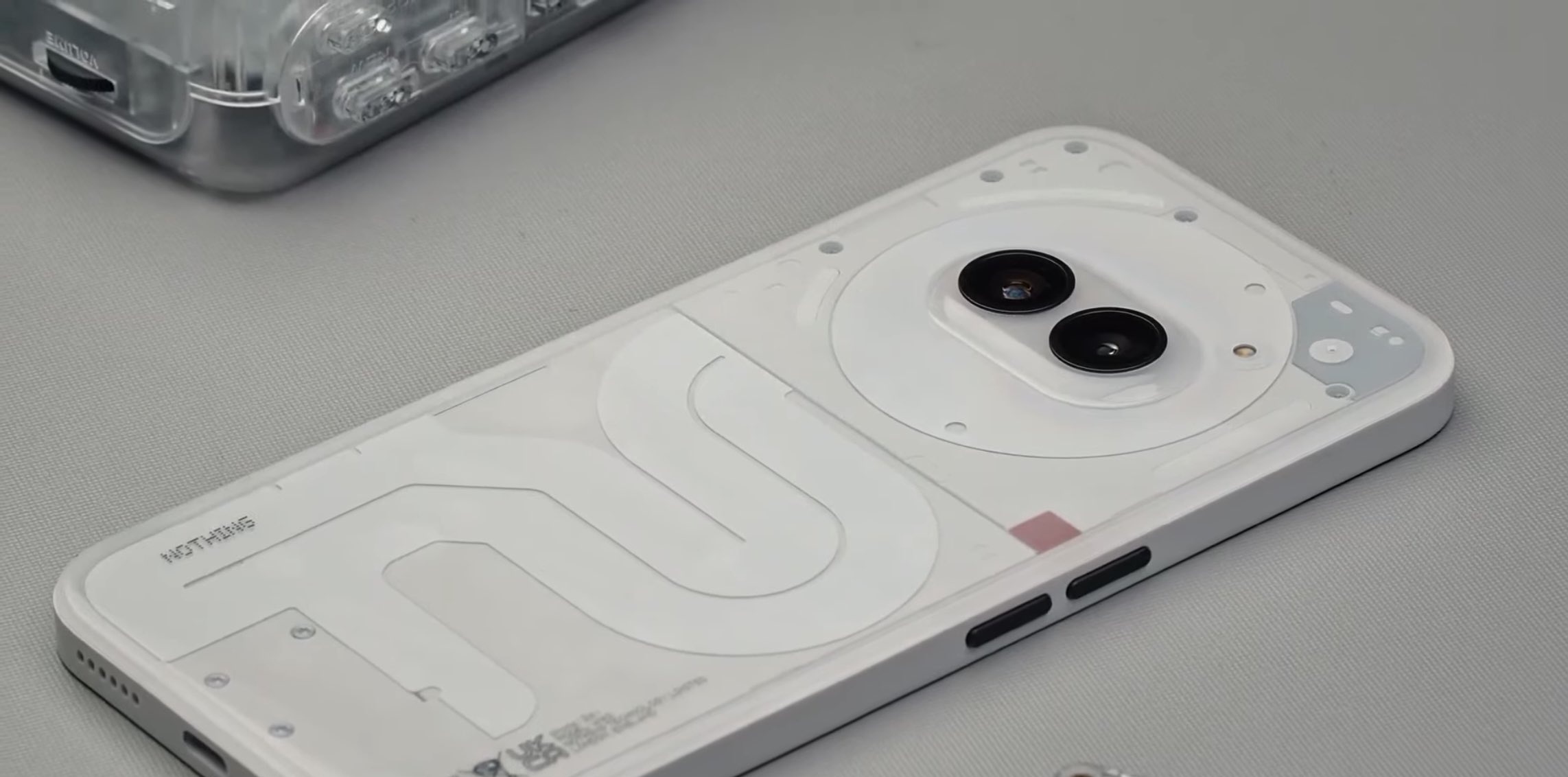 Какво предлага новият Nothing Phone (2a)?