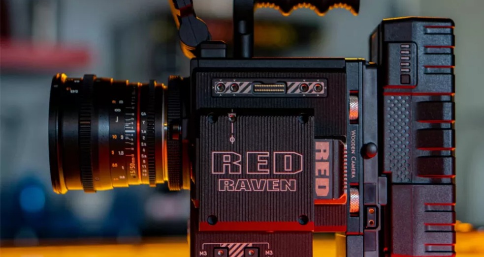 Nikon ще купи производителя на фотоапарати Red